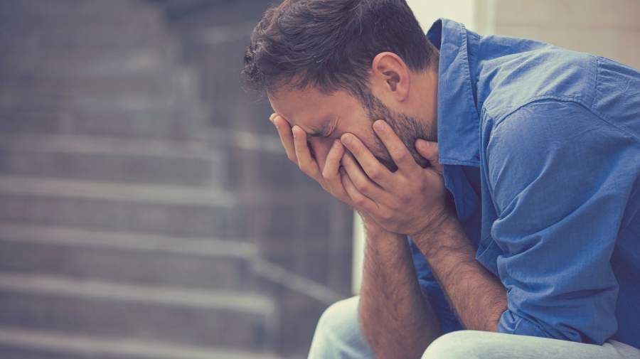 فروپاشی روانی چیست؟ علت، علائم و روش‌های درمان