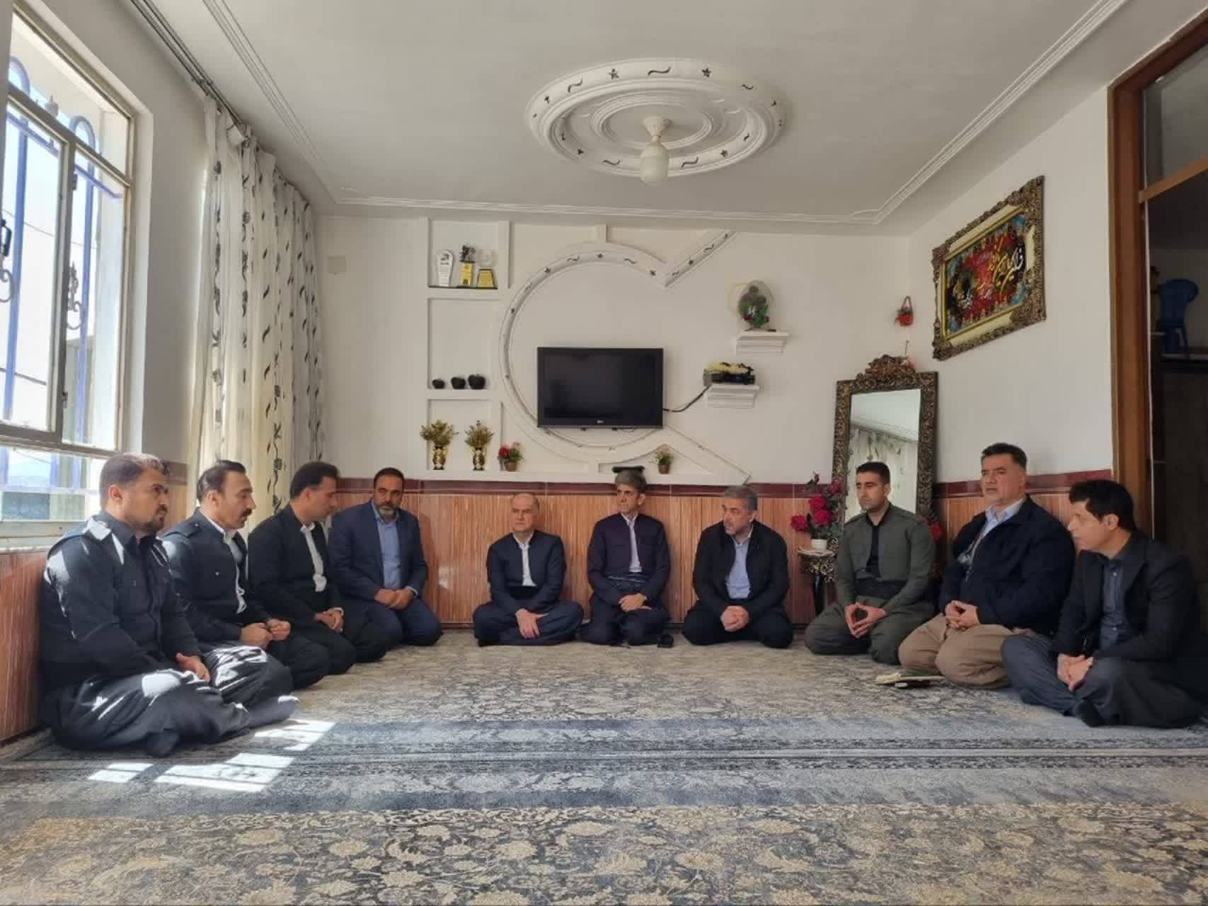 دیدار نماینده مجلس با مددجویان شهرستان جوانرود